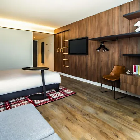 Ibis Styles 3* 卡斯泰尔诺达里