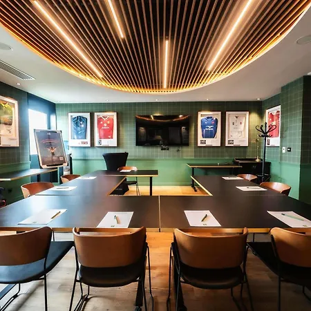 Ibis Styles فندق كاستيلنوداري