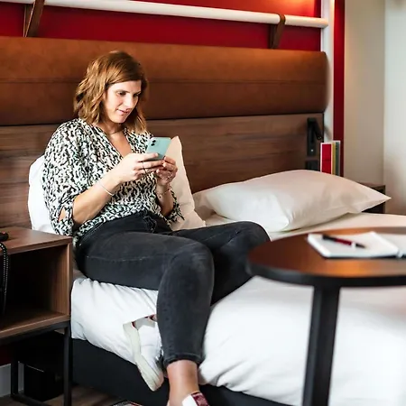 Ibis Styles فندق كاستيلنوداري