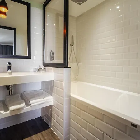 Ibis Styles 3* كاستيلنوداري